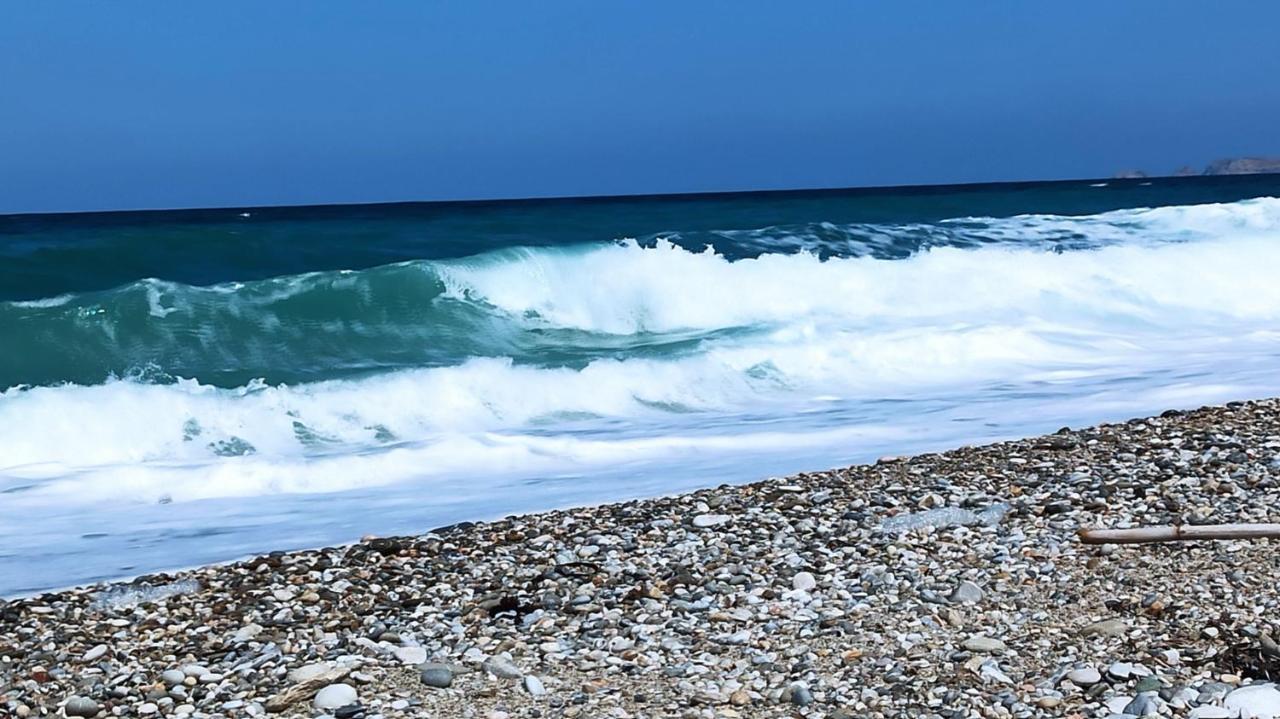 Εξοχική Κατοικία - Cottage Τίνα Líri Exteriör bild